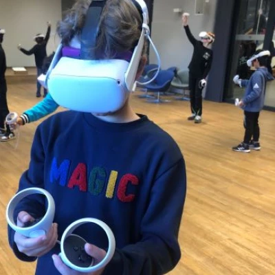 Connect-ju - Kinder spielen mit VR-Brillen