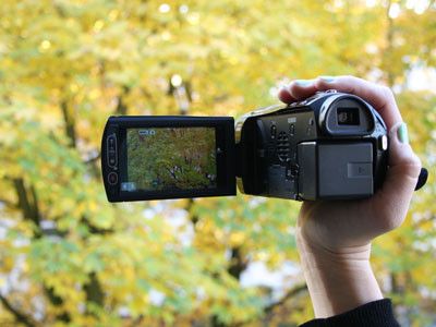 Videokamera filmt Herbstlaub